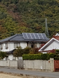 ソーラーパネルの家