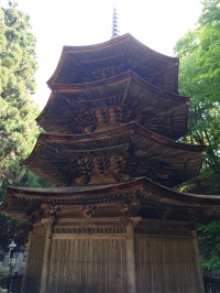 上田市の日本遺産安楽寺八角三重塔